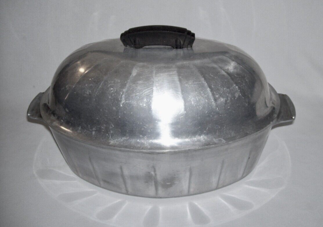 HOUSEHOLD INSTITUTE ~ Vintage MCM Aluminum Oval ROASTER w/Domed Lid (5 Qt.)