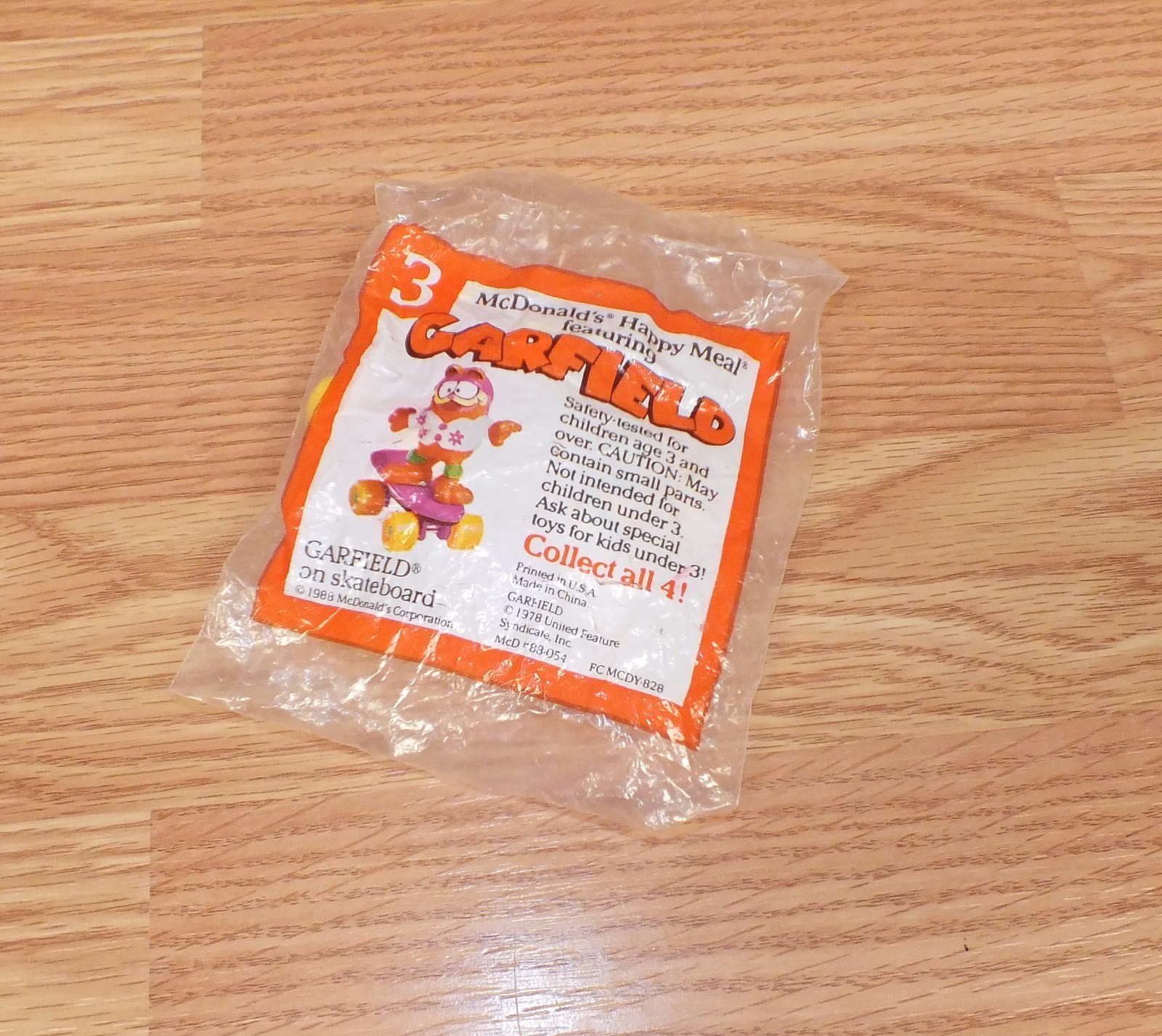 Genuine United Feat. Vintage (1988) Garfield On A Purple Skateboard **NEW-READ**