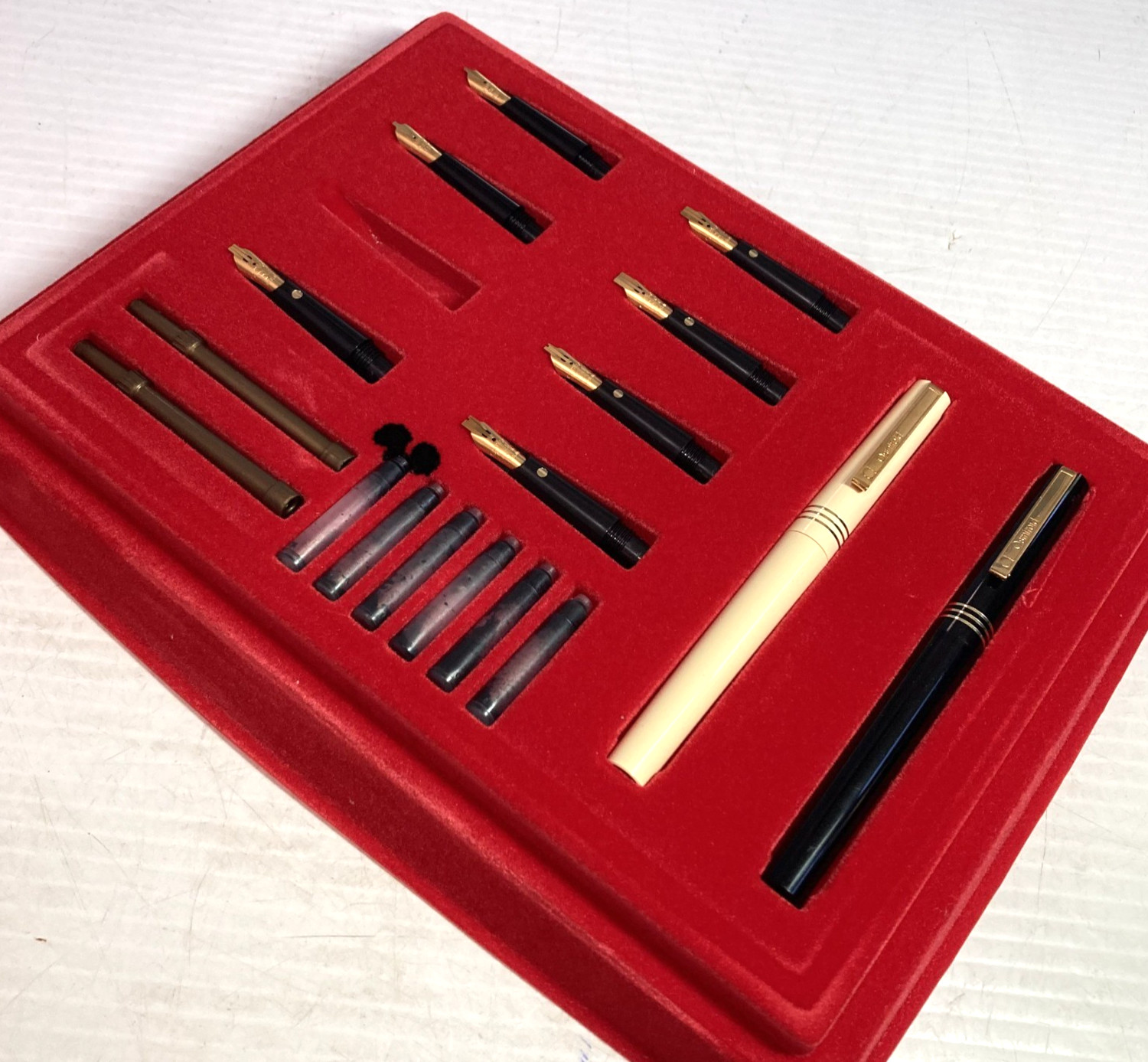 Vintage Osmiroid Calligraphy 2 Pen Desk Set 22 Karat Gold Plated 7 Nibs Vintage Osmiroid Calligraphy 2 Pen Desk Set 22 Karat Gold Plated 7 Nibs