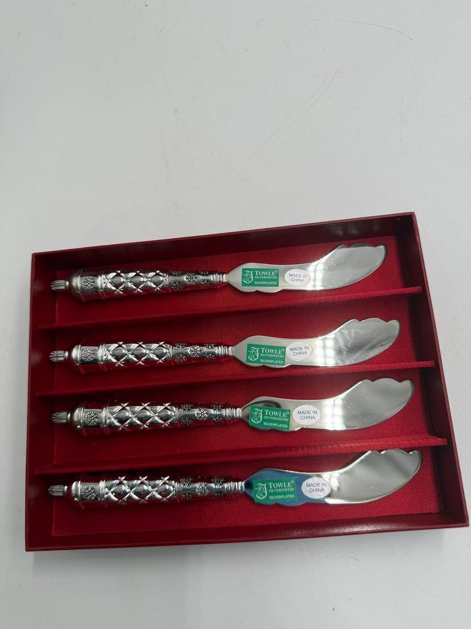 Neiman Marcus Set of 4 Towle Silver Plated Spreades in Original Christmas 2002 Neiman Marcus Set of 4 Towle Silver Plated Spreades in Original Christmas 2002