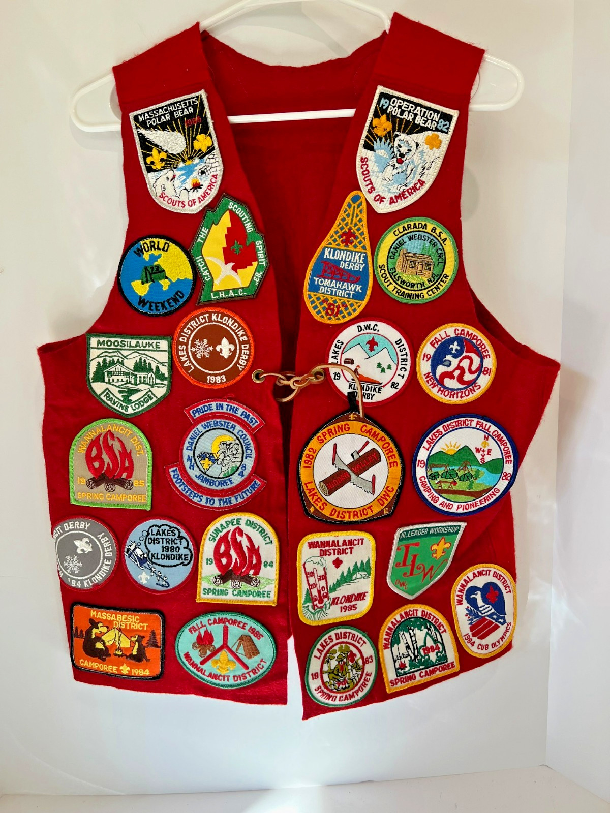 Vintage Boys Scouts BSA Red Felt Vest w/25 Patches, 1980's NH