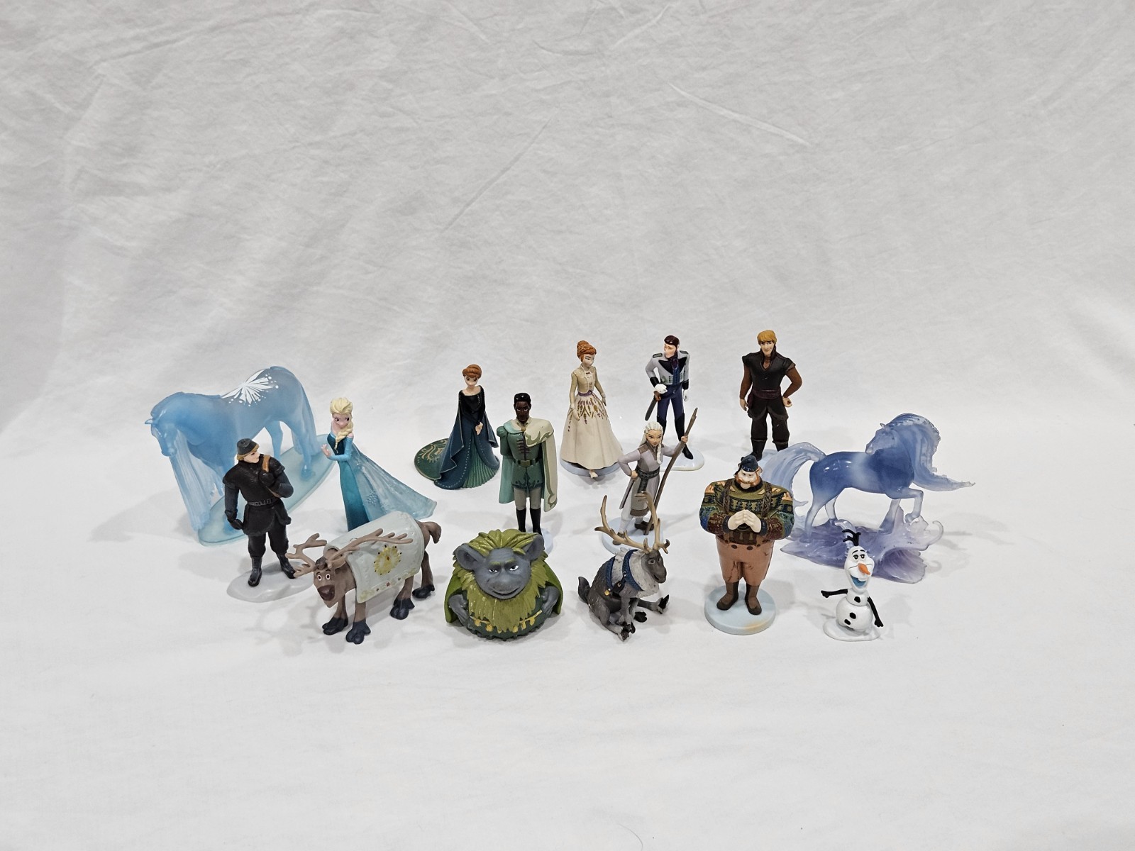 Disney Store Frozen PVC Figure Play Set of 15 Anna Elsa Olaf Sven Nokk 