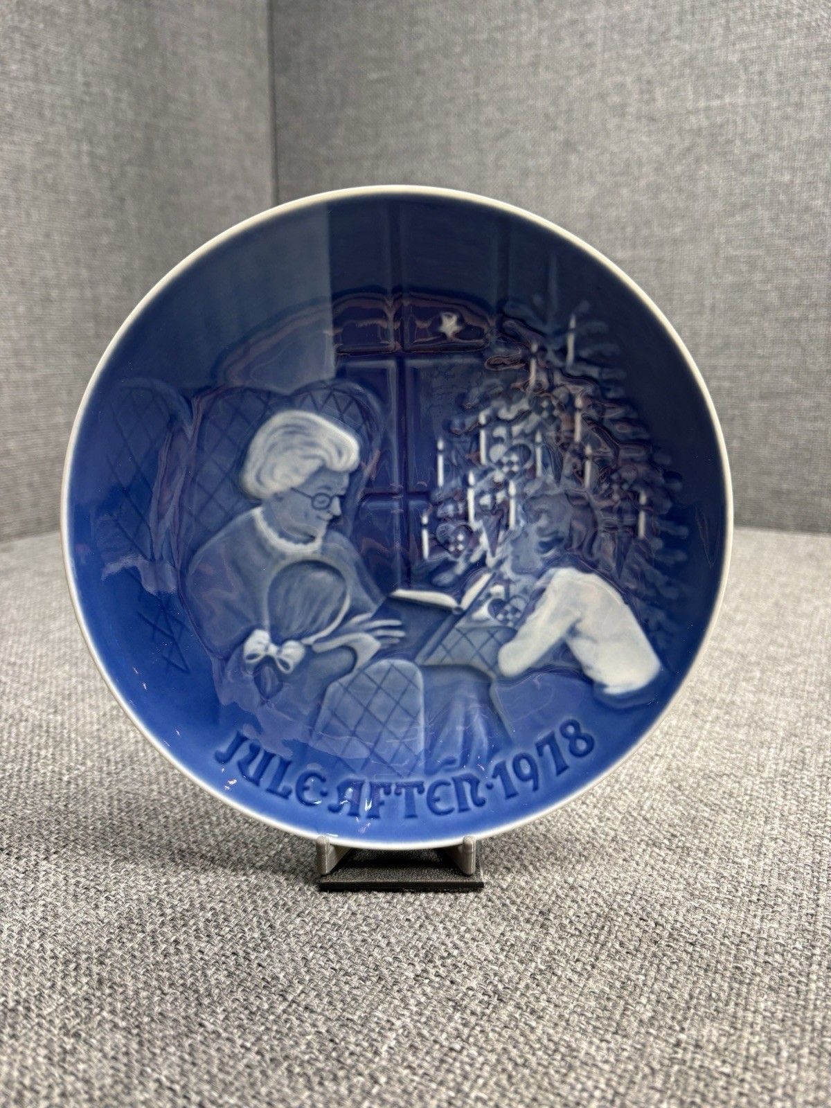 Vintage 1978 Bing & Grondahl Christmas Plate Jule Aften A Christmas Tale 7” Vintage 1978 Bing & Grondahl Christmas Plate Jule Aften A Christmas Tale 7”