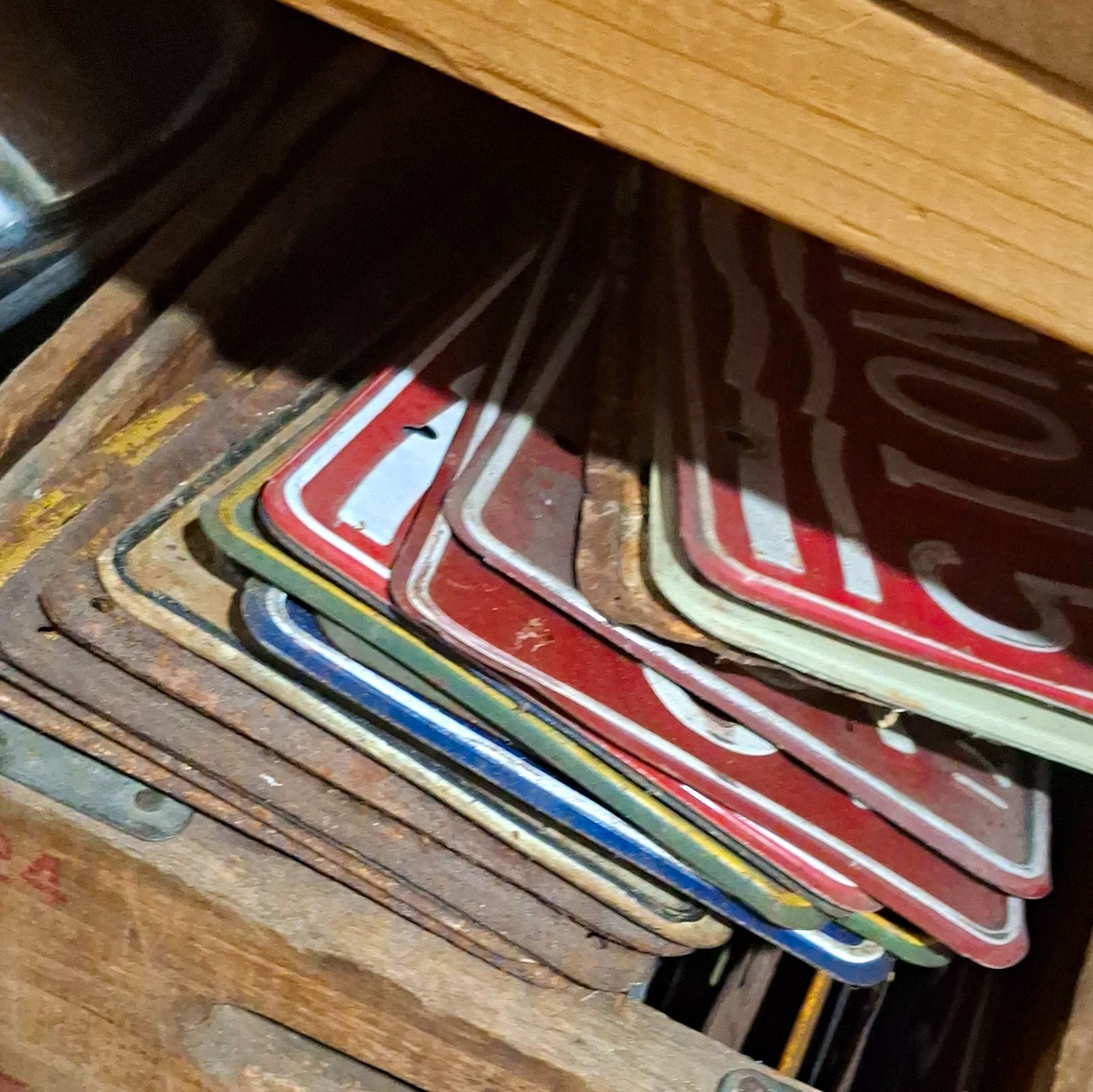Mixed Lot Vintage Collectible US License Plates, Assorted States Mixed Lot Vintage Collectible US License Plates, Assorted States