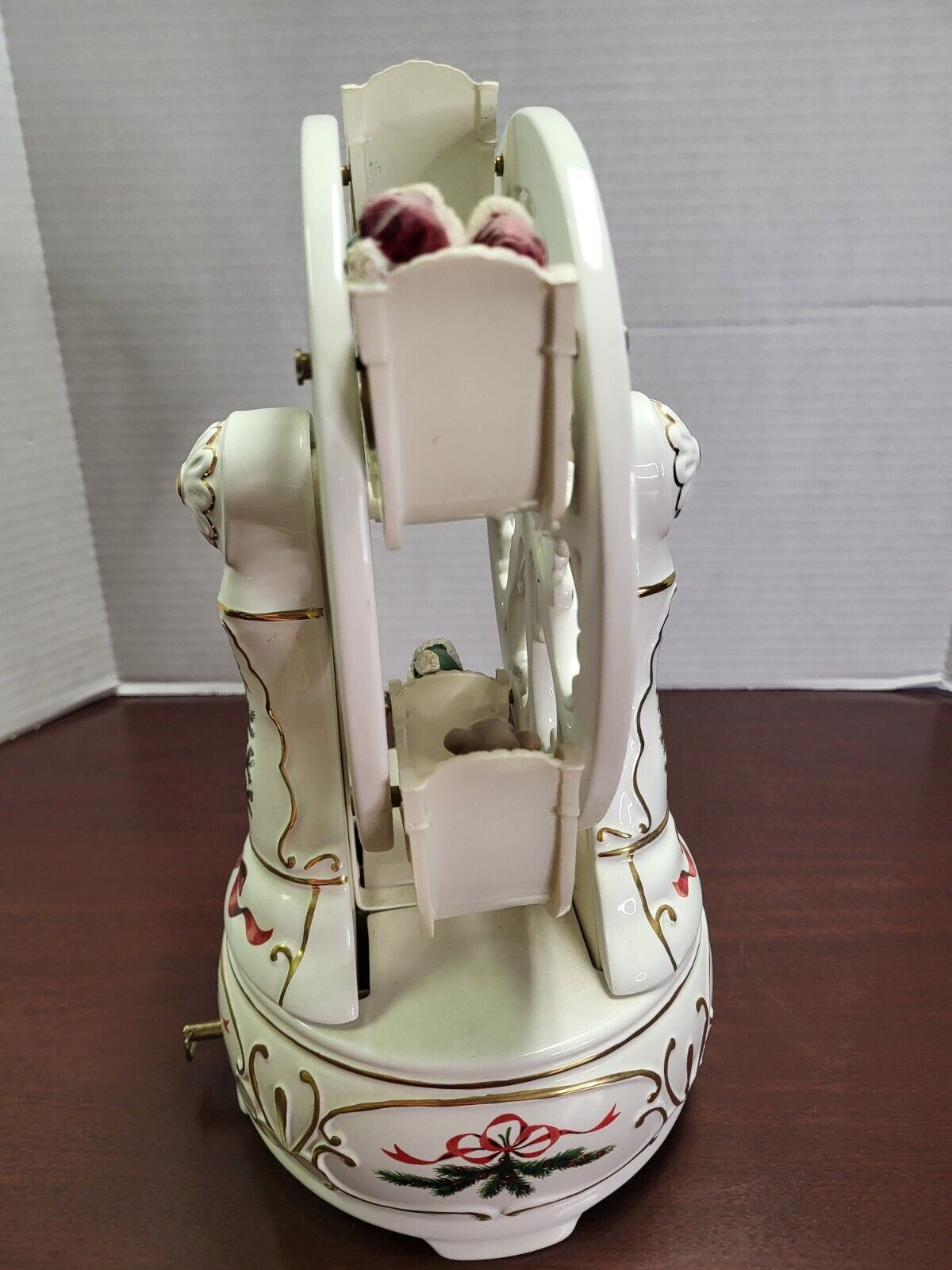Holiday Classic ferris wheel,Victorian style porcelain, wind up musical