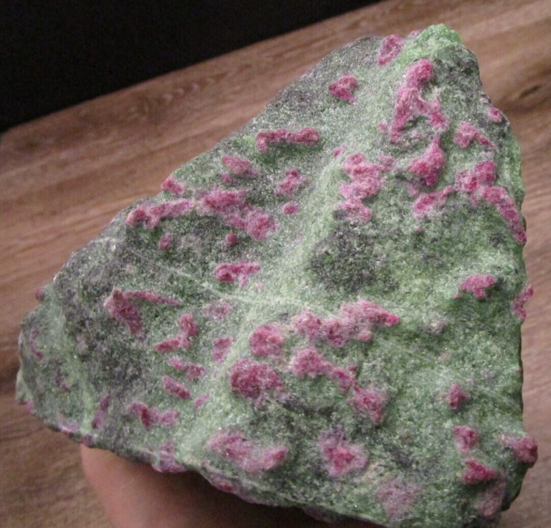 * Huge 6 lb (2774 gm) Rare Natural Ruby In Zoisite Rough Fluorescent Tanzania * Huge 6 lb (2774 gm) Rare Natural Ruby In Zoisite Rough Fluorescent Tanzania