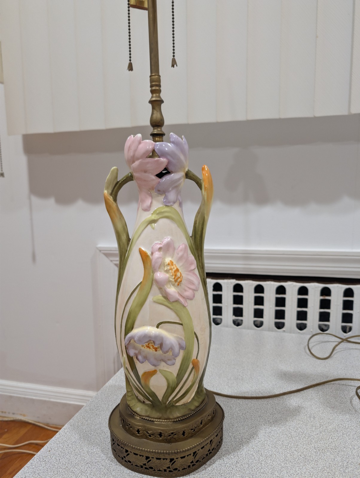 Vintage Mid Century Hollywood Regency Lusterware Tulip Table Lamp
