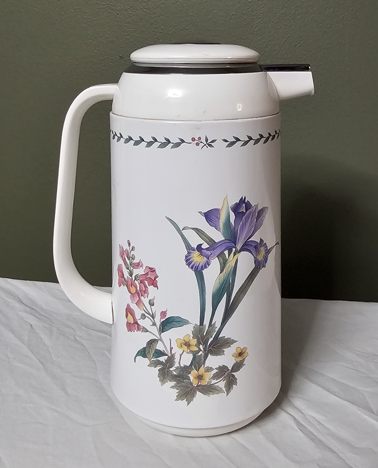 Vintage Mikasa Summer Symphony Thermal Carafe 1L Insulated Floral Coffee Pot Vintage Mikasa Summer Symphony Thermal Carafe 1L Insulated Floral Coffee Pot
