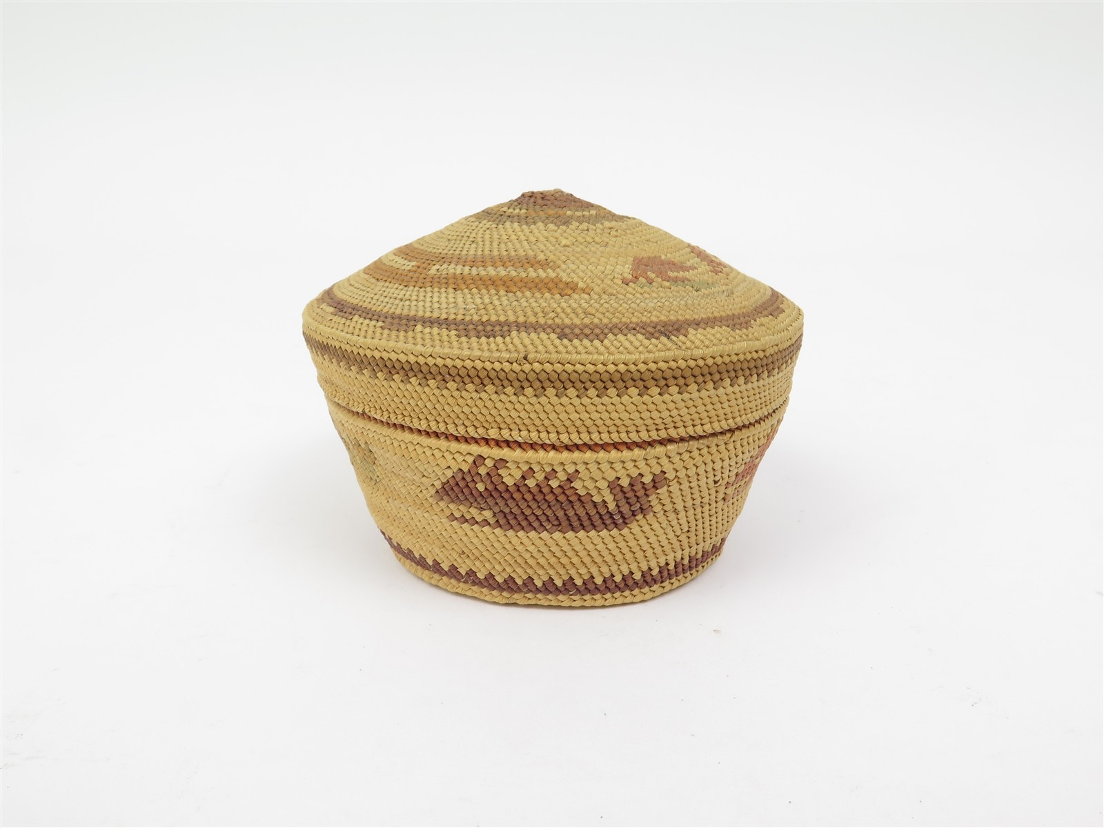Original Makah or Nootka Woven Lidded Basket from the Pacific Northwest 4