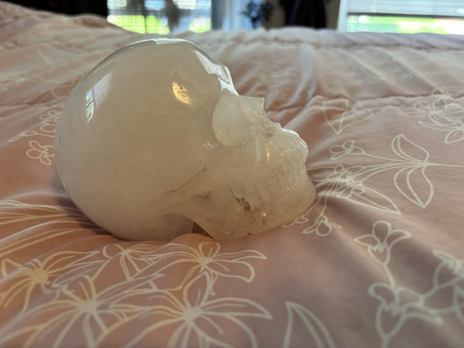 Skullis 5.1” Hand Carved Quarts Crystal Skull Sculpture. Skullis 5.1” Hand Carved Quarts Crystal Skull Sculpture.