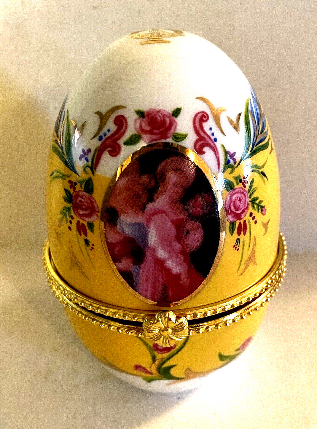 Bal a Versailles Jean Desprez 2003 Porcelain Egg RARE Vintage 4\