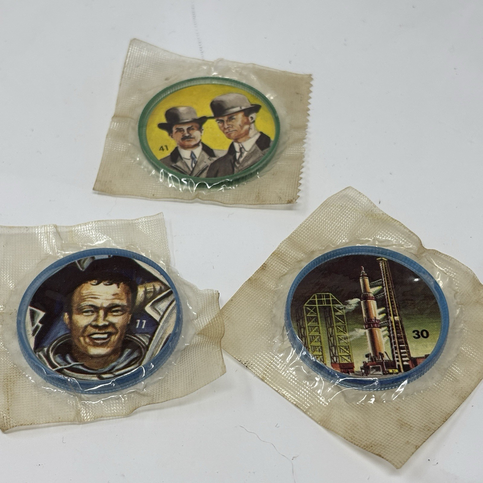 3 1964 Krun-Chee Space Magic Coin #11 Astronaut Gordon Cooper #30 Apollo V #41 3 1964 Krun-Chee Space Magic Coin #11 Astronaut Gordon Cooper #30 Apollo V #41