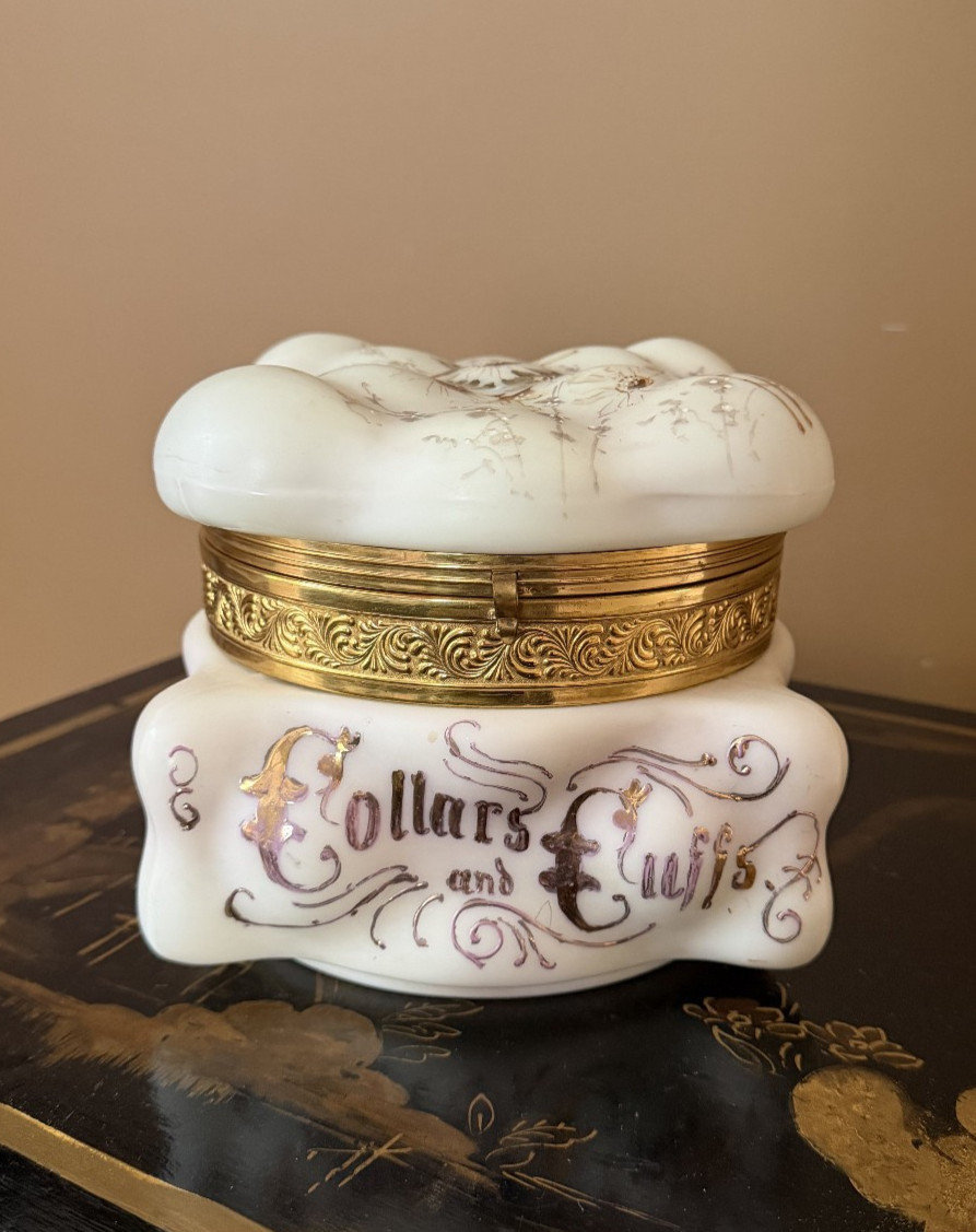 Antique Wave Crest 