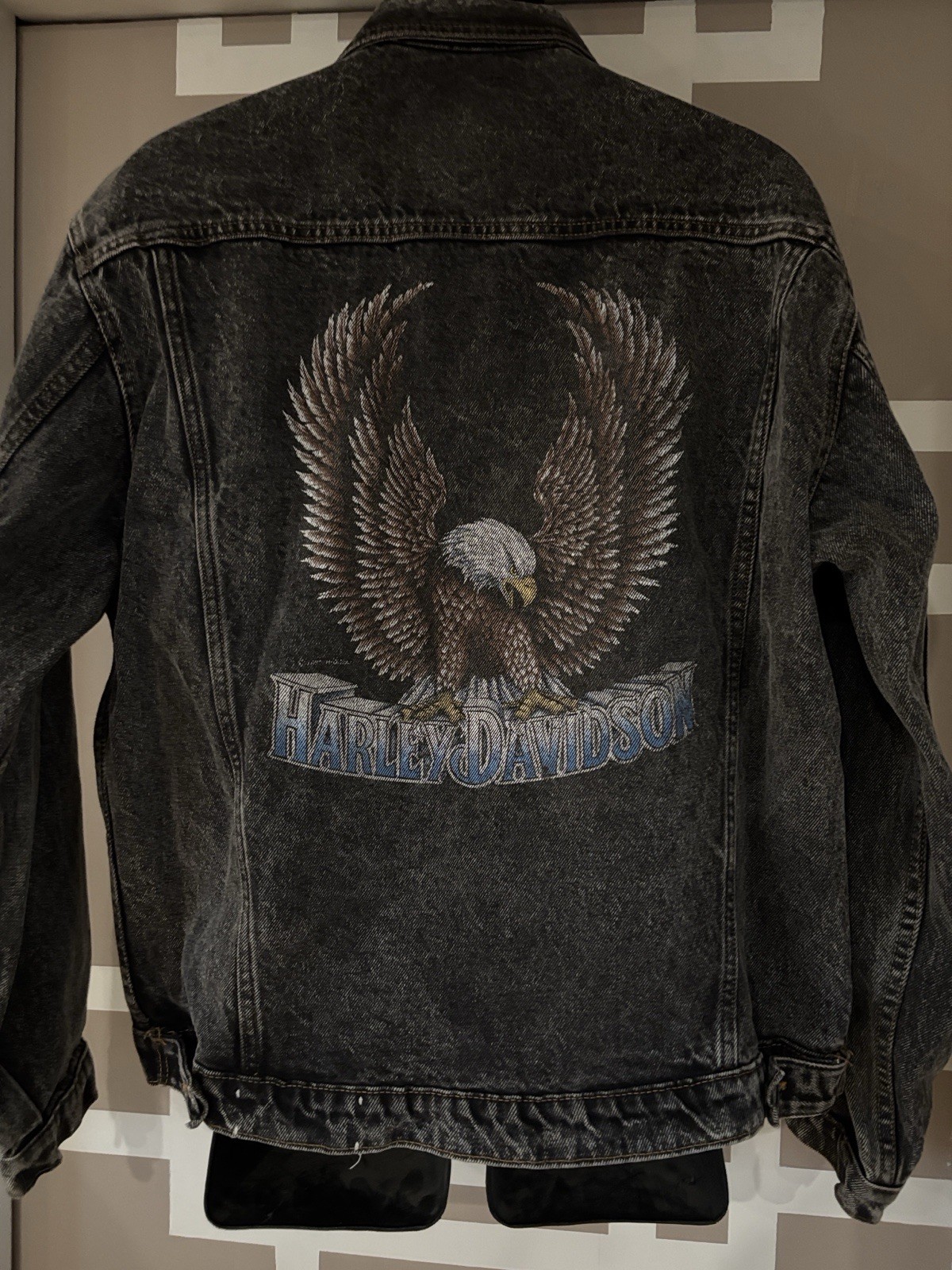 Vintage 1993 Harley-Davidson Embossed Eagle Black Acid Wash Denim Jacket Sz L