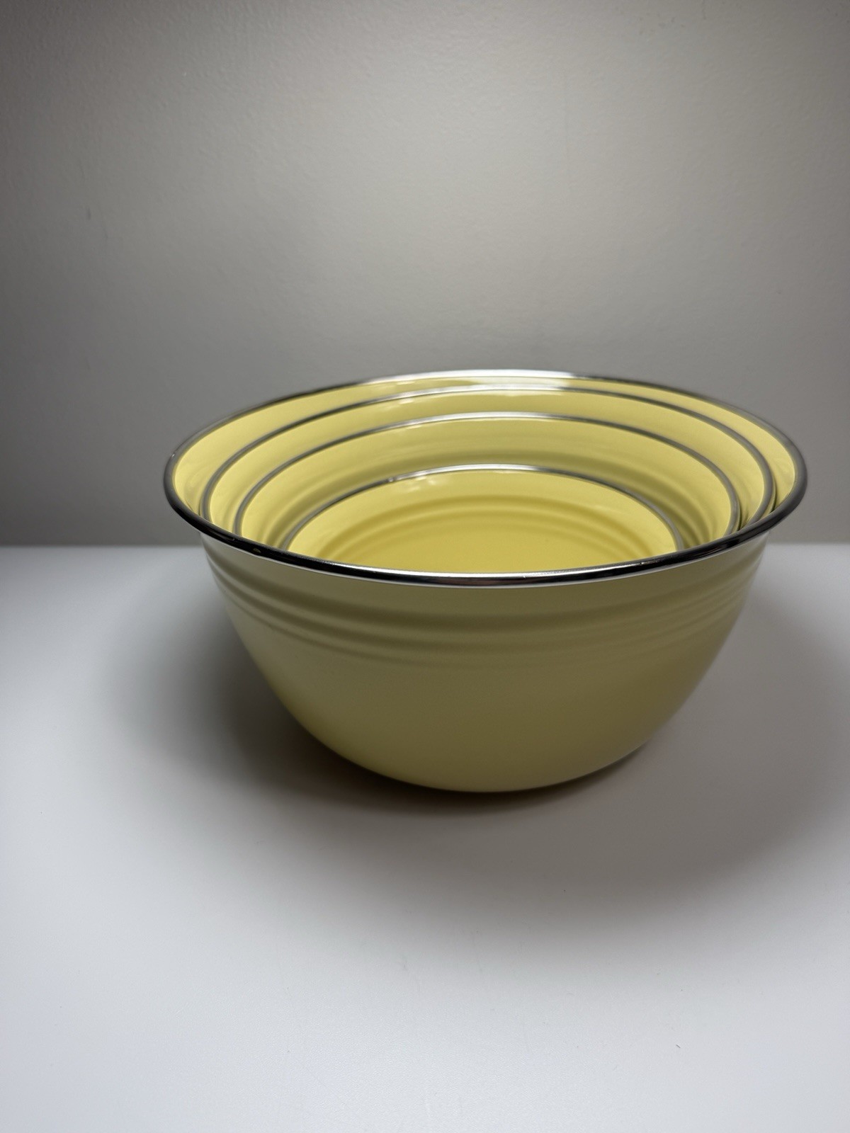 Vintage Fiesta Homer Laughlin Yellow Enamel Metal Nesting Mixing Bowls Set 4