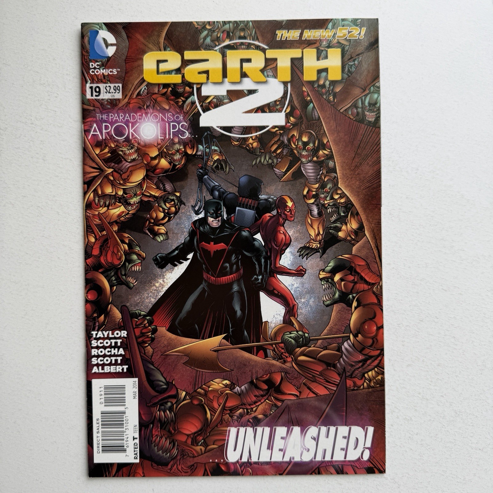 DC Comics Earth 2 #19 VF/NM Key 1st Val-Zod 2014 Superman Batman