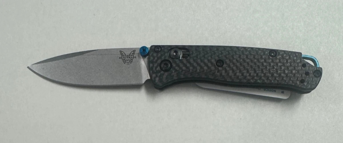 Benchmade 533-3 Mini Bugout CPM-S90V Plain Edge Knife Carbon Fiber Handle Benchmade 533-3 Mini Bugout CPM-S90V Plain Edge Knife Carbon Fiber Handle