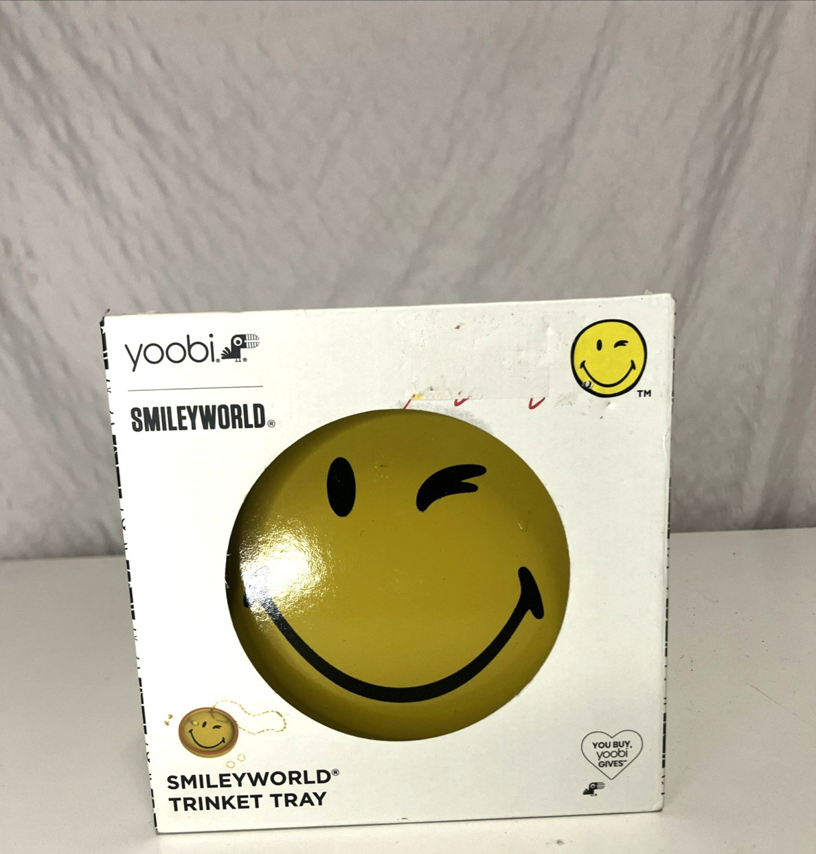 New In Box Yoobi Smileyworld Yellow Trinket Tray 6”x6” New In Box Yoobi Smileyworld Yellow Trinket Tray 6”x6”
