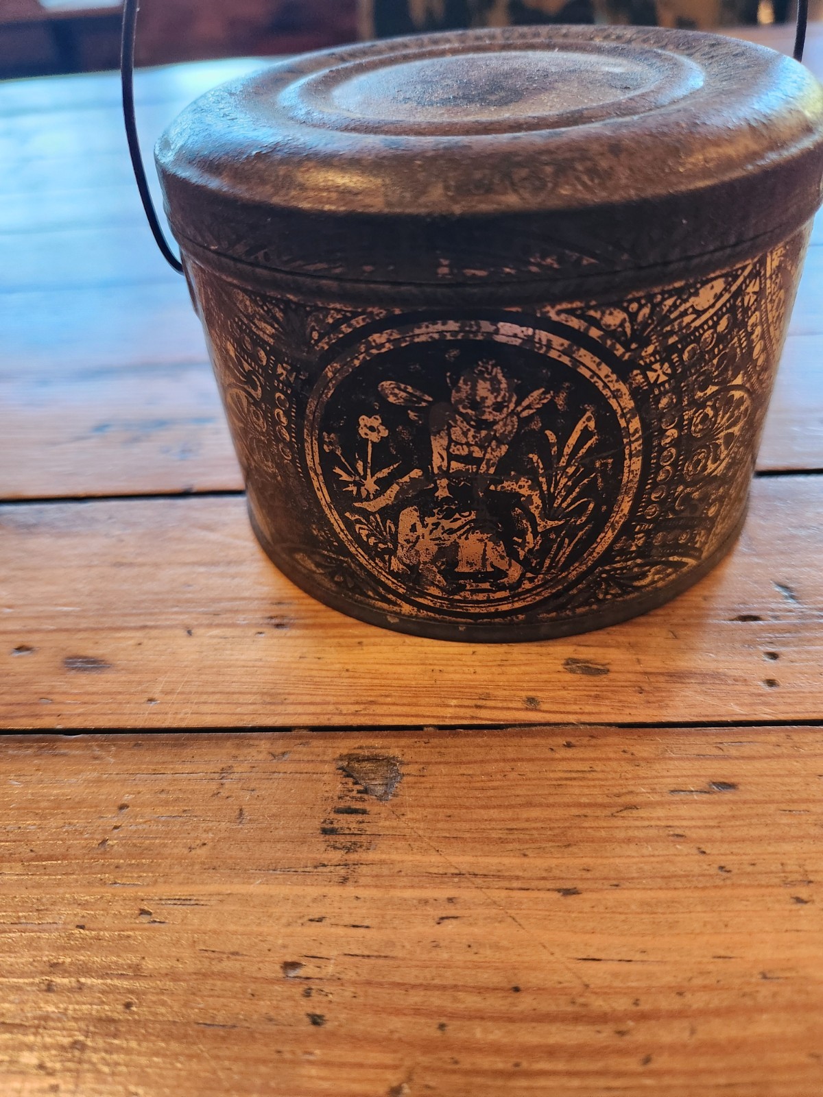 LATE 1800s Antique rare Halloween Medallion Tin Bucket Victorian Oddity Frog B