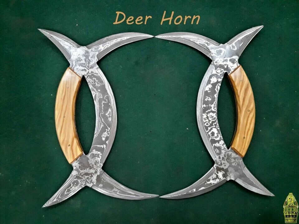 Custom Handmade Knife King\'s Stunning Damascus Deer Horn Knife Pair With Wood