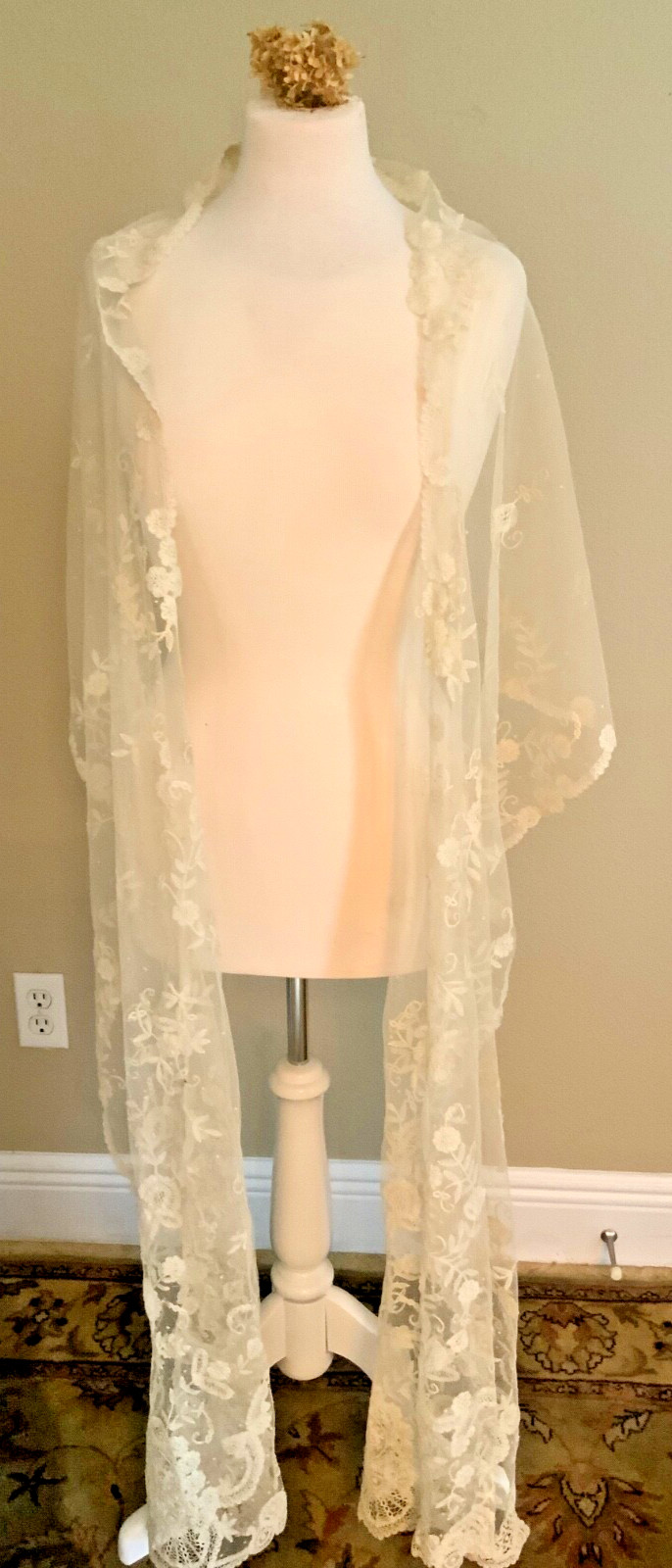 Princess Lace Brussels Antique Point D\'esprit Appliquéd Net Wedding Veil Stole