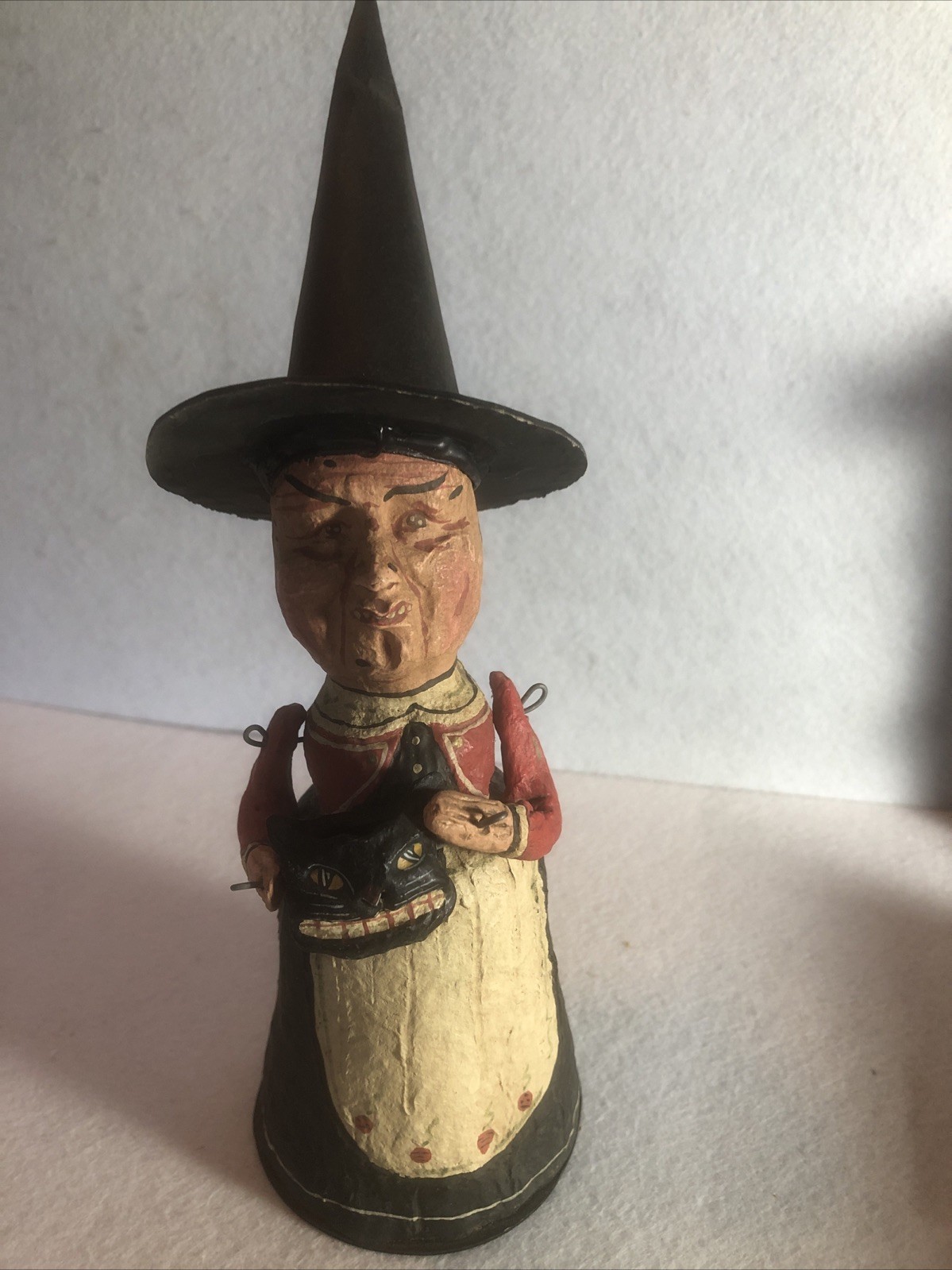 Poliwoggs America Folk Art Collectible 9” Witch with Cat Pail Retired Halloween 
