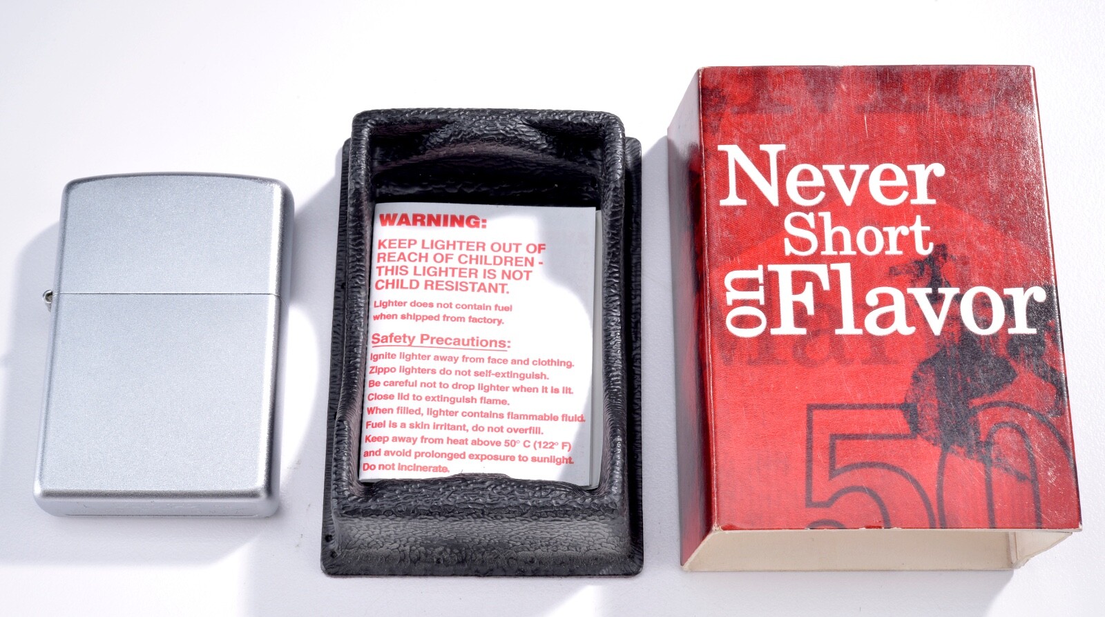 Vintage 2004 L Promo Marlboro Zippo \