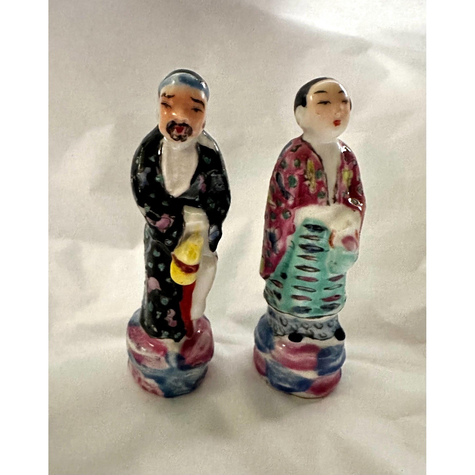 2 Vintage Chinese Famille Rose 3.5\