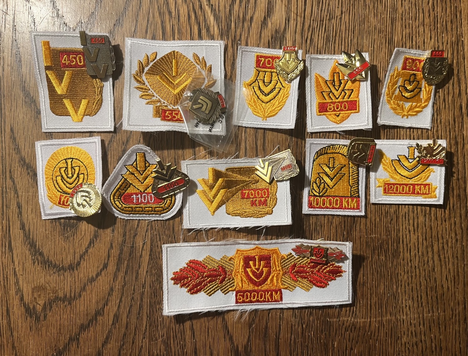 11 Vintage IVV Internationaler Volkssportverb pins & patches