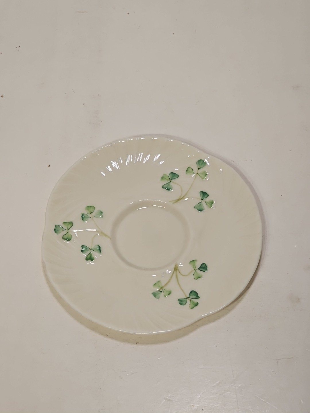 BELLEEK SHAMROCK VTG 1965-1980 MADE IN IRELAND SCALLOP SAUCER PLATE BELLEEK SHAMROCK VTG 1965-1980 MADE IN IRELAND SCALLOP SAUCER PLATE