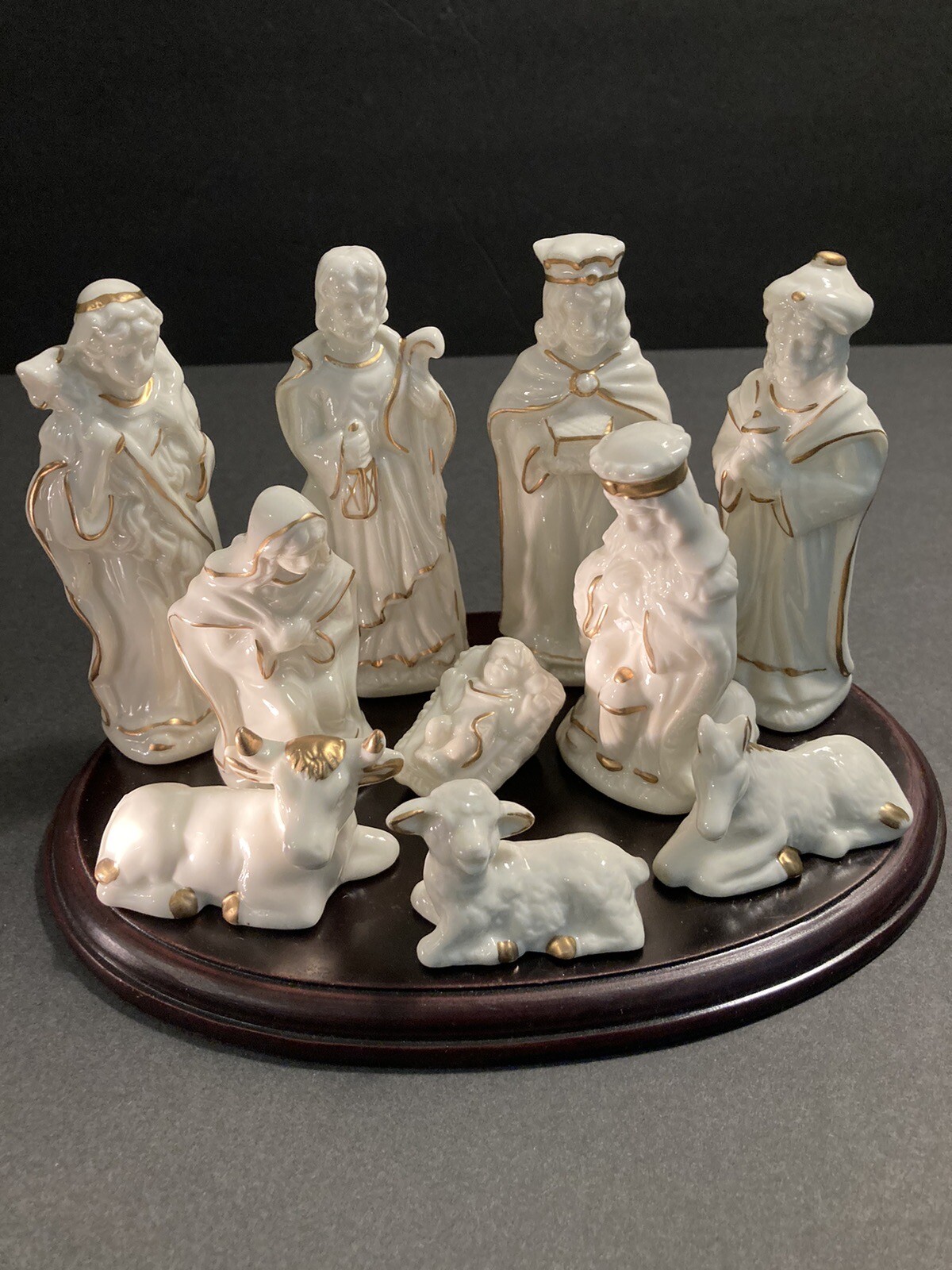 Vintage International Bazaar 11 Piece Porcelain Ivory & Gold Nativity Set w/Box Vintage International Bazaar 11 Piece Porcelain Ivory & Gold Nativity Set w/Box