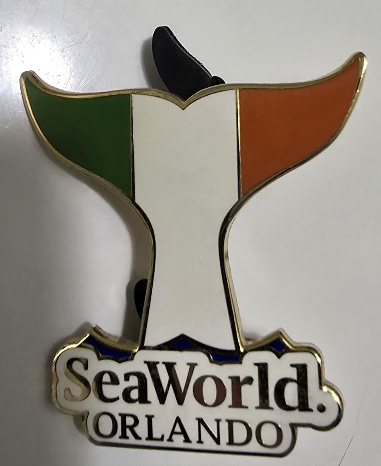 Rare Seaworld Orlando Ireland Flag Whale Tail Pin