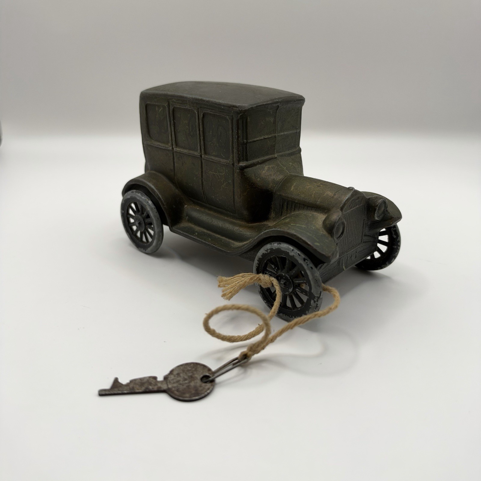 Banthrico 1927 Lincoln Brougham Coin Bank Citizens Bank Key Banthrico 1927 Lincoln Brougham Coin Bank Citizens Bank Key