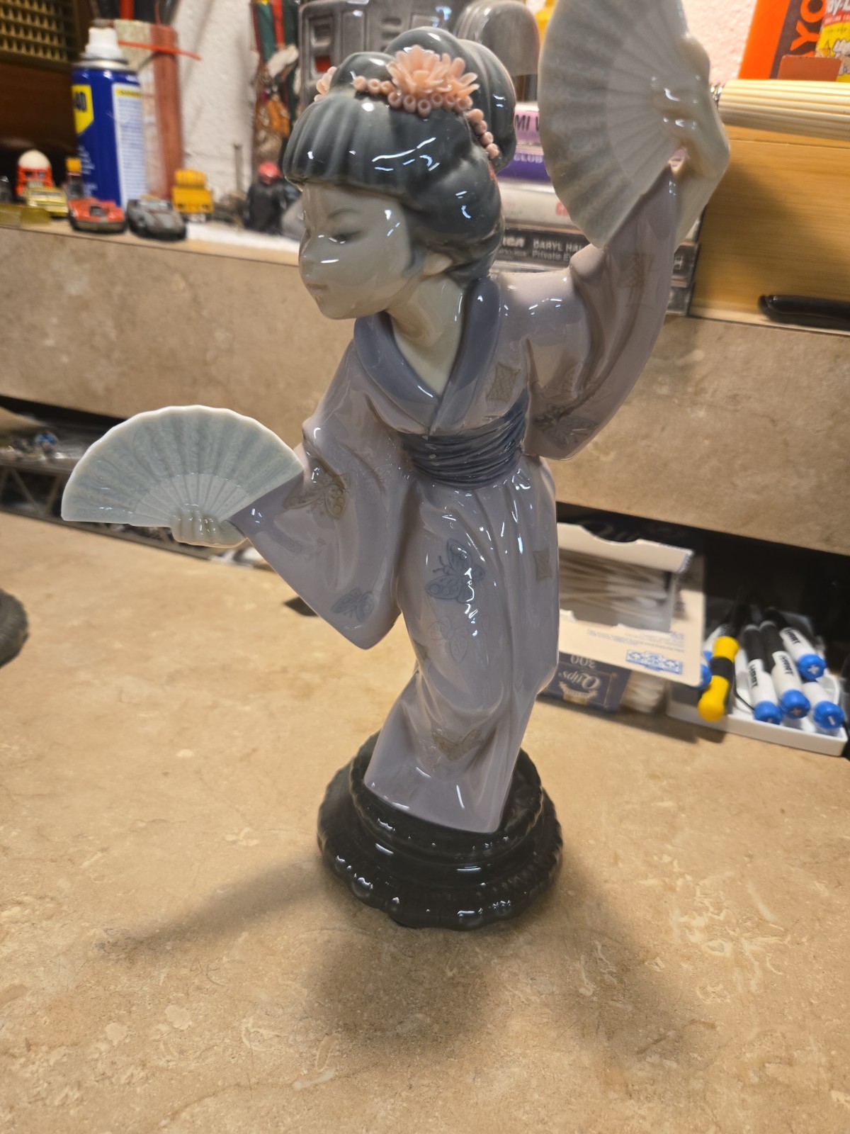 LLADRO #4991 MADAME BUTTERFLY GEISHA GLOSSY PORCELAIN LLADRO #4991 MADAME BUTTERFLY GEISHA GLOSSY PORCELAIN