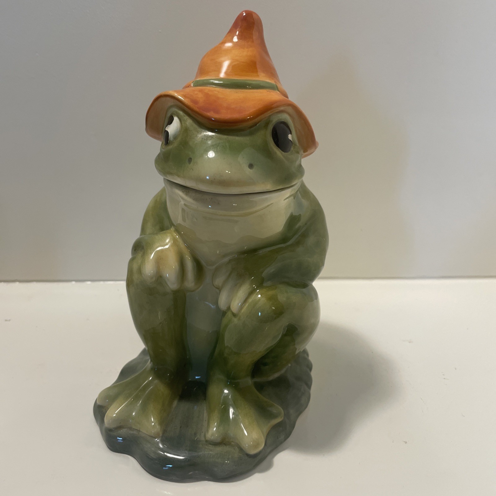 2004 American Retro Hillbilly Frog Cookie Jar 2004 American Retro Hillbilly Frog Cookie Jar