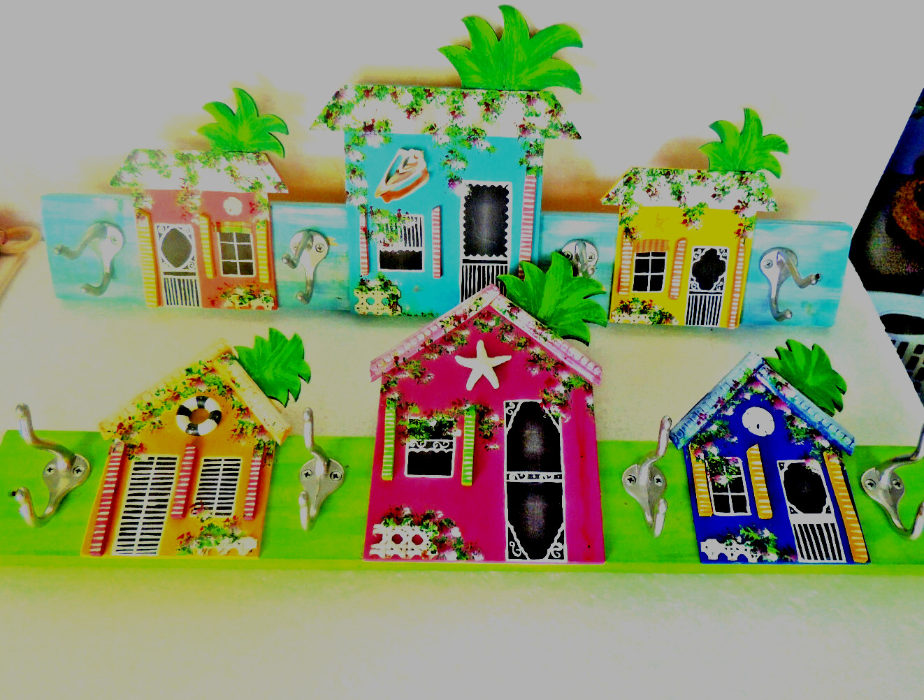 4 PEG WALL HANGER HOLDER ABASCO COTTAGE CHIC WOOD 26 X 3 1/2 HAND MADE /PAINTED 4 PEG WALL HANGER HOLDER ABASCO COTTAGE CHIC WOOD 26 X 3 1/2 HAND MADE /PAINTED