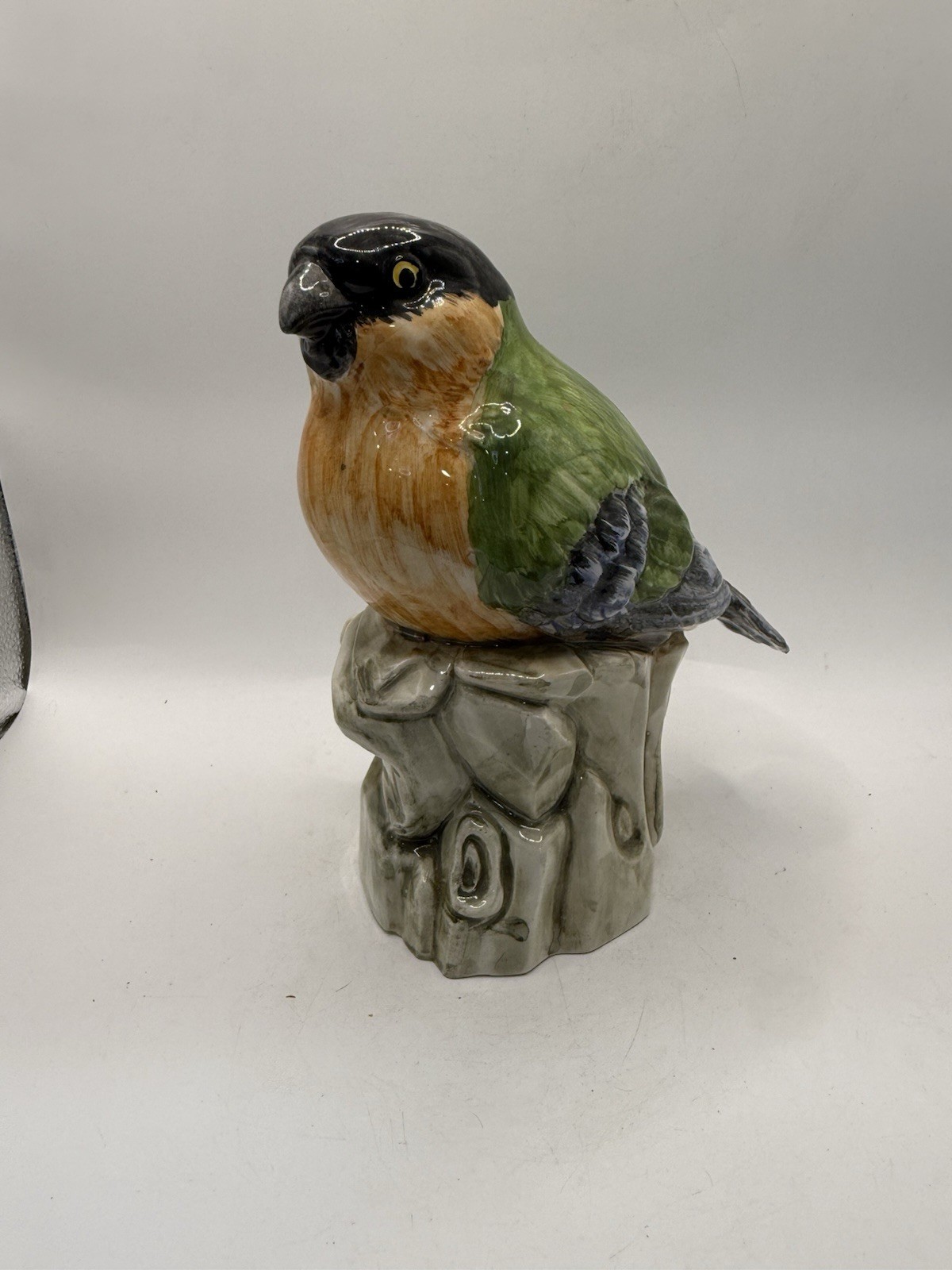 Vintage Italian Hand Painted Ceramic Bird Figurine Green Finch Tree Stump 8