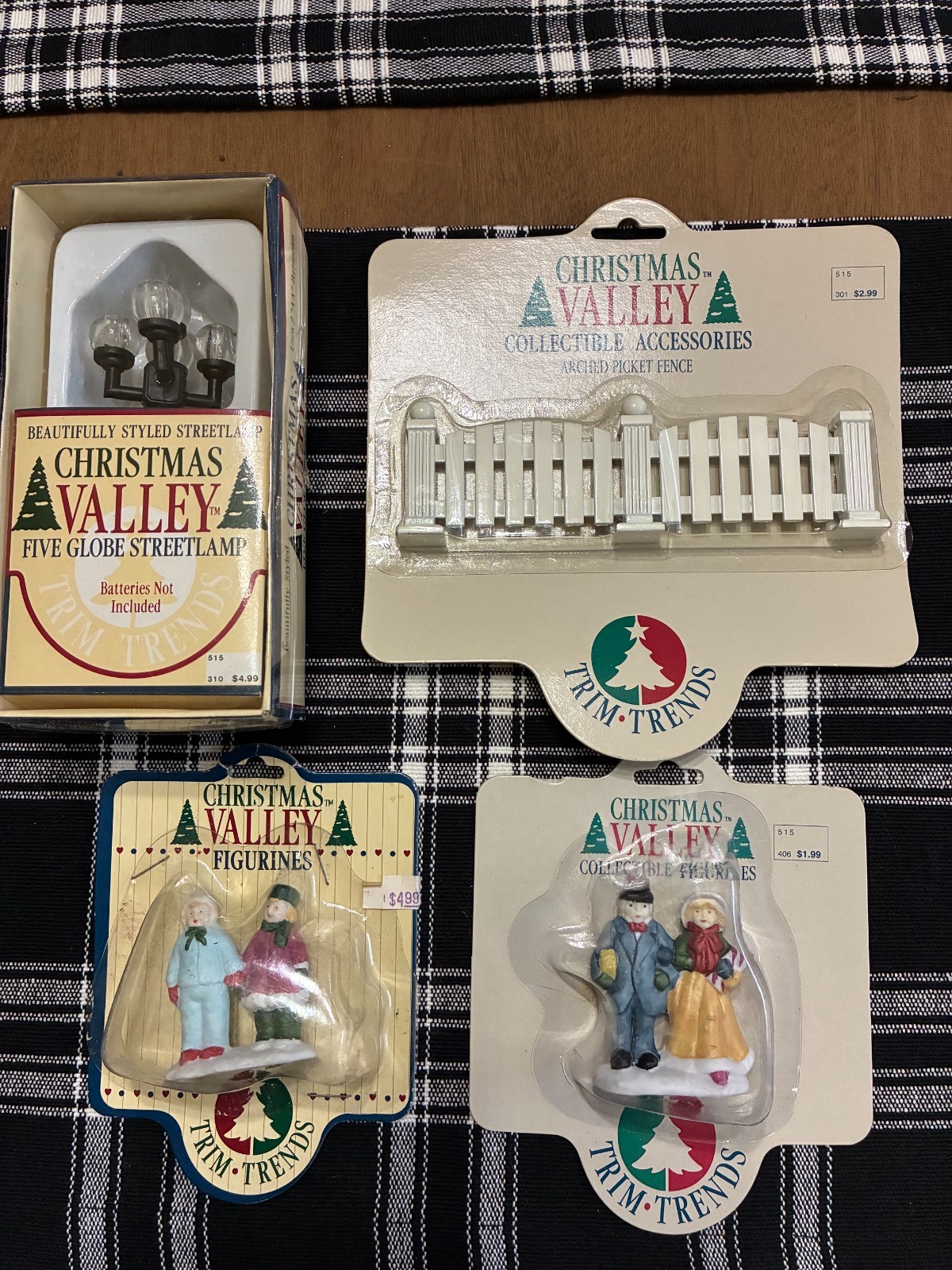 Vintage Christmas Valley Village Figures & Accessories-READ Vintage Christmas Valley Village Figures & Accessories-READ