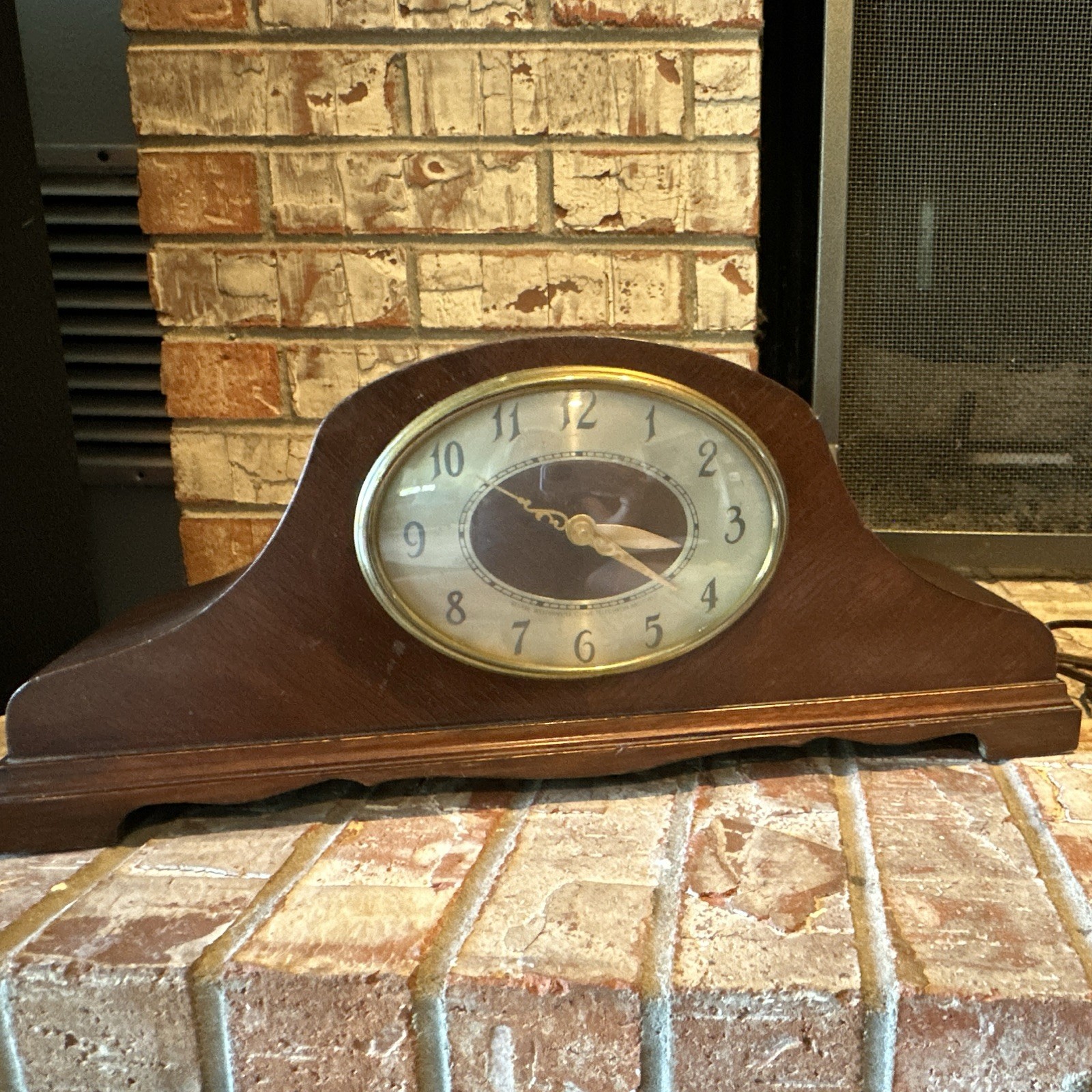 Revere R-913 Electric Mantel Clock Westminster Chime Analog Wood Mid-Century