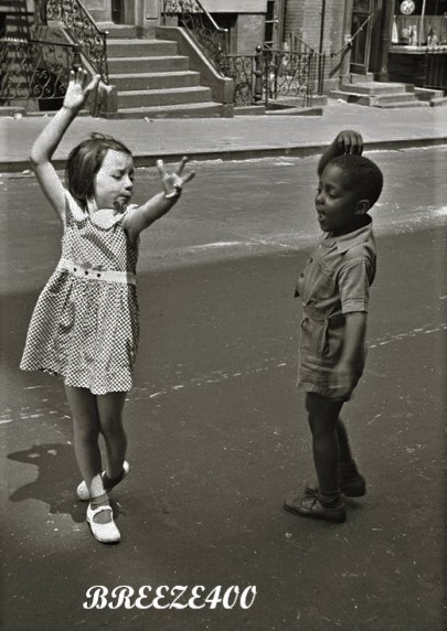 Americana Photo/Early 1900\'s/YOUNG BOY & GIRL DANCING IN STREET/B&W Photo Rpt.