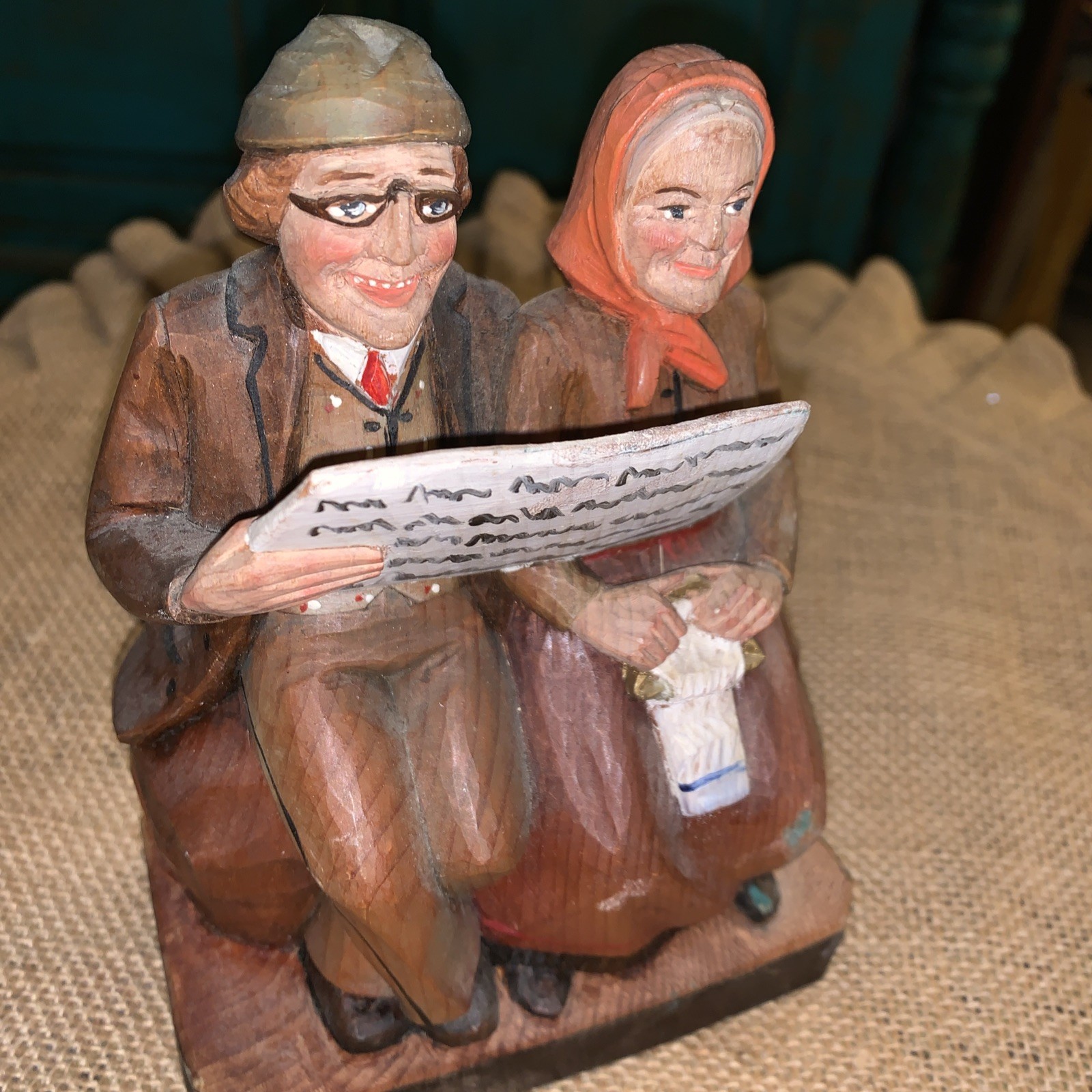 Jobin Vintage Hand-Carved Wooden Carving Old Couple On Bench Jobin Vintage Hand-Carved Wooden Carving Old Couple On Bench