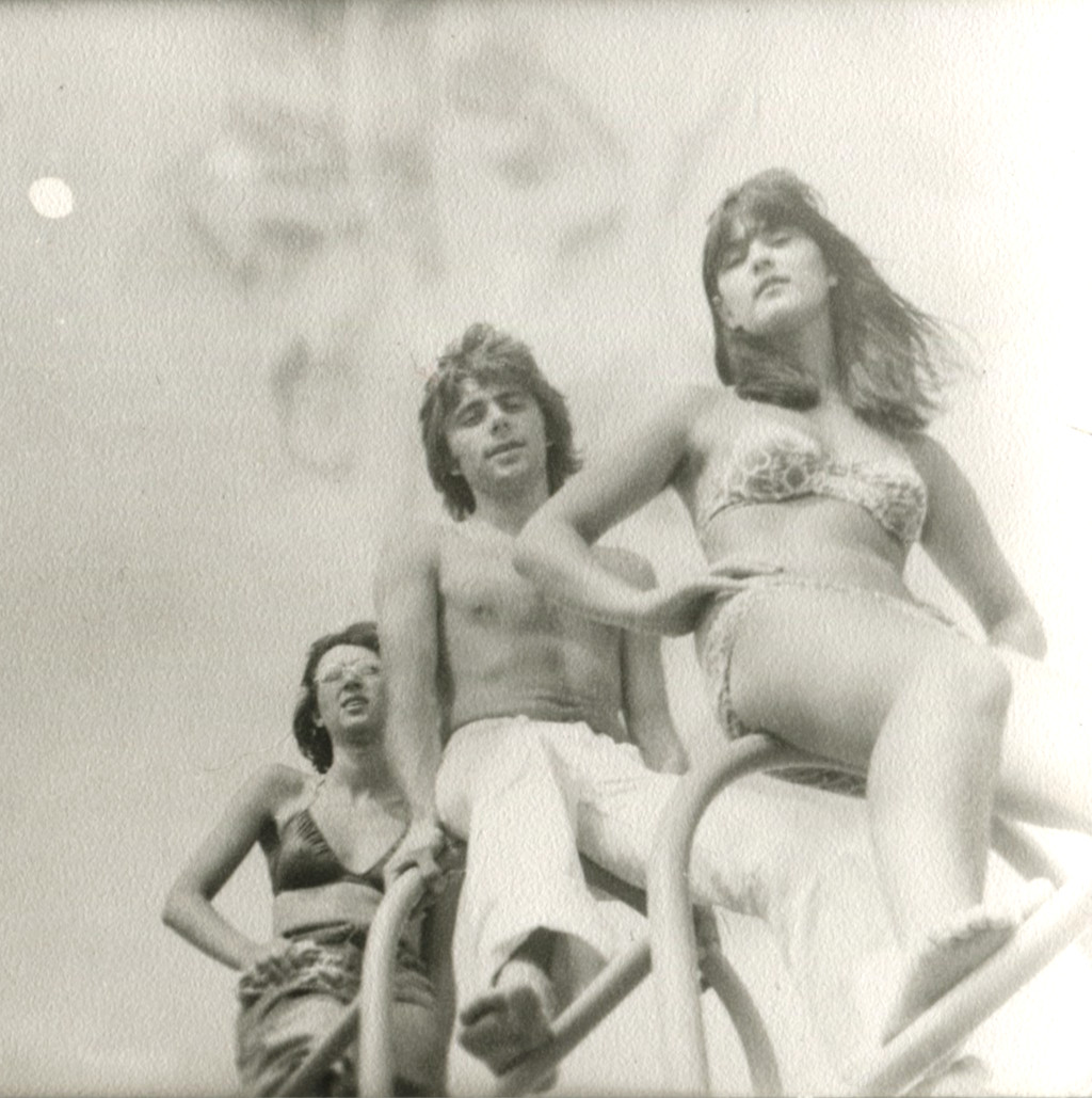 Unique Low Angle Vintage Photo Women Beach Retro Bikini Shirtless Man Ladder