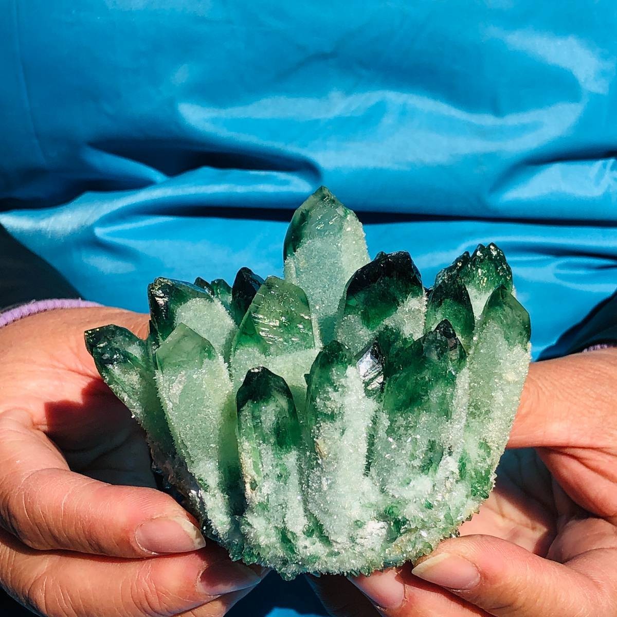 4 pieces 3.71LB New Find green Phantom Quartz Crystal Cluster Specimen 3440 4 pieces 3.71LB New Find green Phantom Quartz Crystal Cluster Specimen 3440