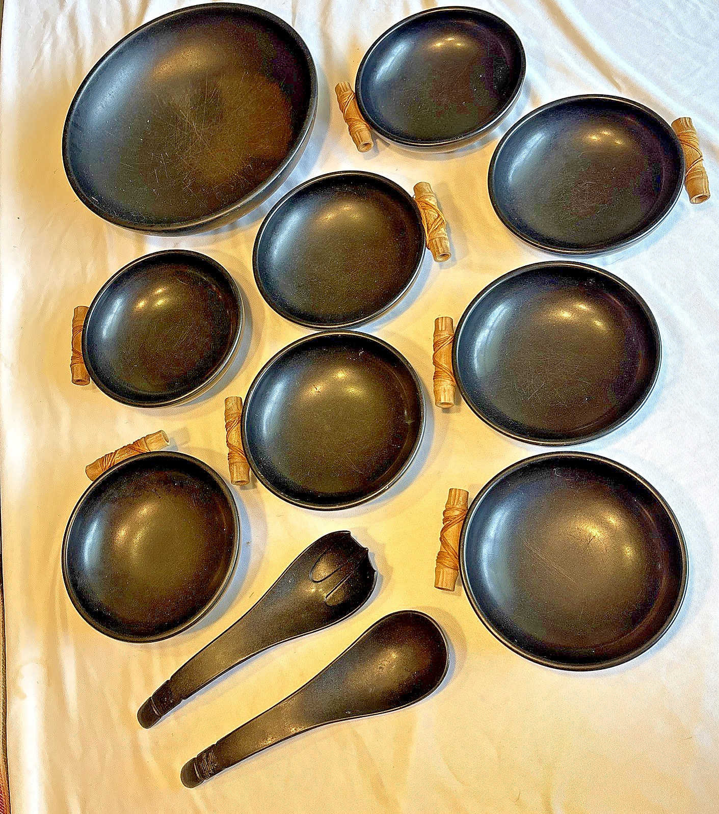VTG MCM, K LaMoyne Ebonyte Black Melamine Salad Bowl Set 11pc Orig. Handle Tiki