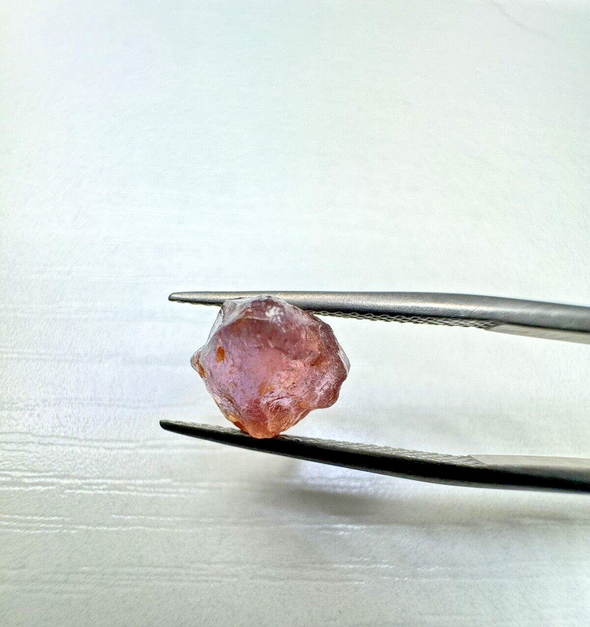 Sapphire *rare* dark pink clean faceting rough gemstone Tanzania 3.67 carats Sapphire *rare* dark pink clean faceting rough gemstone Tanzania 3.67 carats