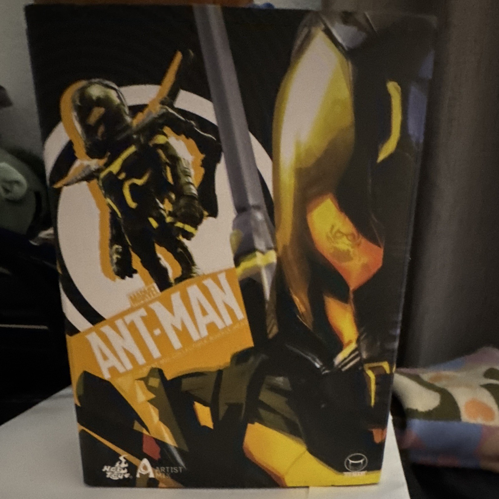 Hot Toys Yellowjacket Ant-Man Movie 1:6 Scale Figure Black/Yellow MMS308