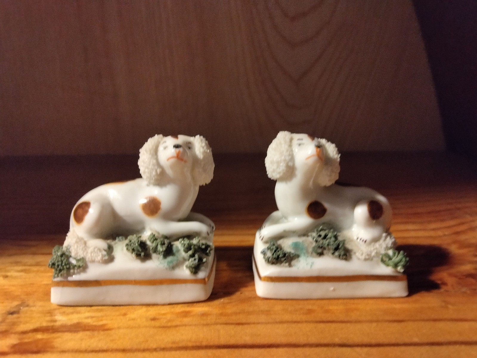 Antique Pair Of Miniature Staffordshire Poodle Dog Figurines Antique Pair Of Miniature Staffordshire Poodle Dog Figurines