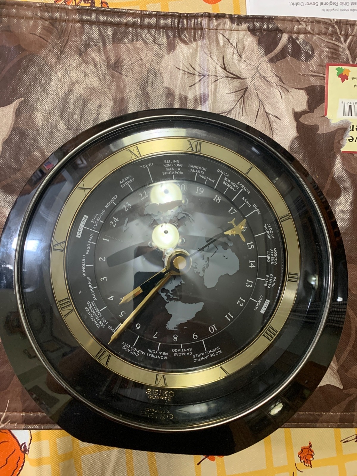VTG Seiko Quartz World Clock Time Zones Lights Airplane Hand QQZ695K RARE
