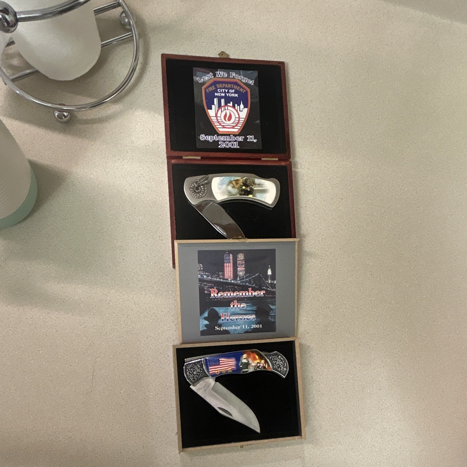 September 11, 2001 Remember the Heroes FDNY Set -Slipjoint Folding Knife w/Box September 11, 2001 Remember the Heroes FDNY Set -Slipjoint Folding Knife w/Box