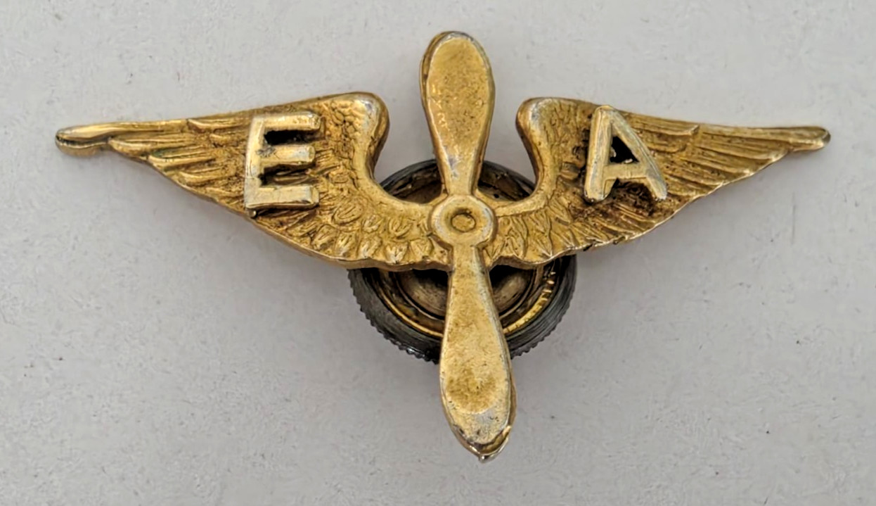 WWII USA PILOT WING PIN BUTTON UNIFORM EA EASTERN AIRLINES? 1940s